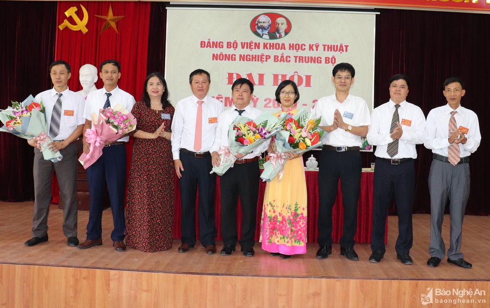 bna_dang_bo_vien_khoa_hoc_ky_thuat_nong_nghiep_bac_trung_bo_img_46013008744_2052020.jpg
