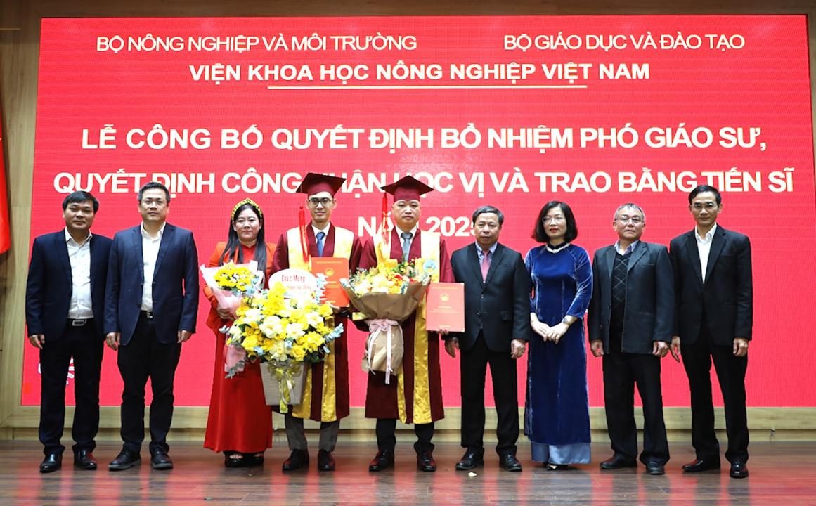 Lễ công bố Quyết định bổ nhiệm chức danh Phó Giáo sư, công nhận học vị và trao bằng Tiến sĩ năm 2025