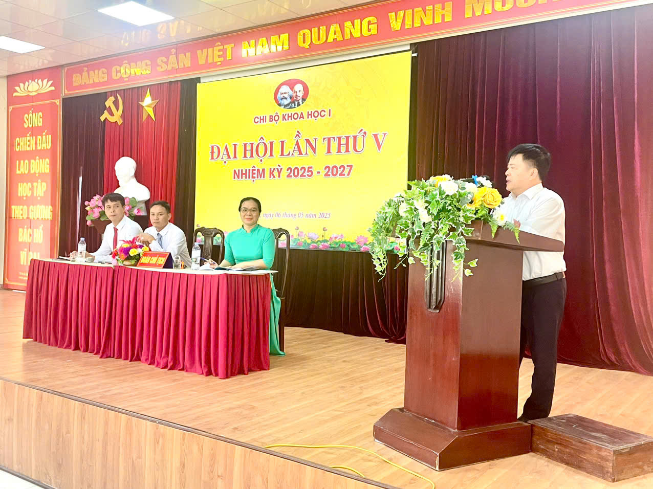 Xem chi tiết