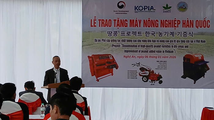 &Ocirc;ng B&ugrave;i Quang Đ&atilde;ng - Trưởng ban Khoa học v&agrave; Hợp t&aacute;c Quốc tế - Viện Khoa học n&ocirc;ng nghiệp Việt Nam ph&aacute;t biểu tại buổi lễ